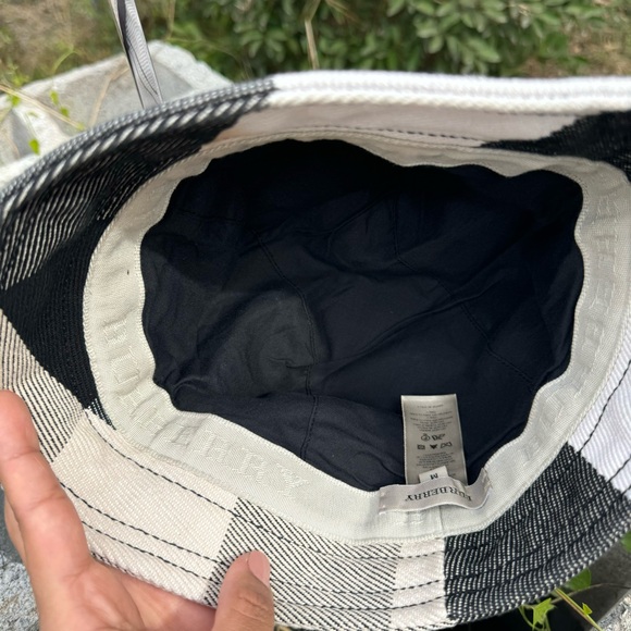 BURBERRY Authentic House Check Bucket Hat - Picture 7 of 10